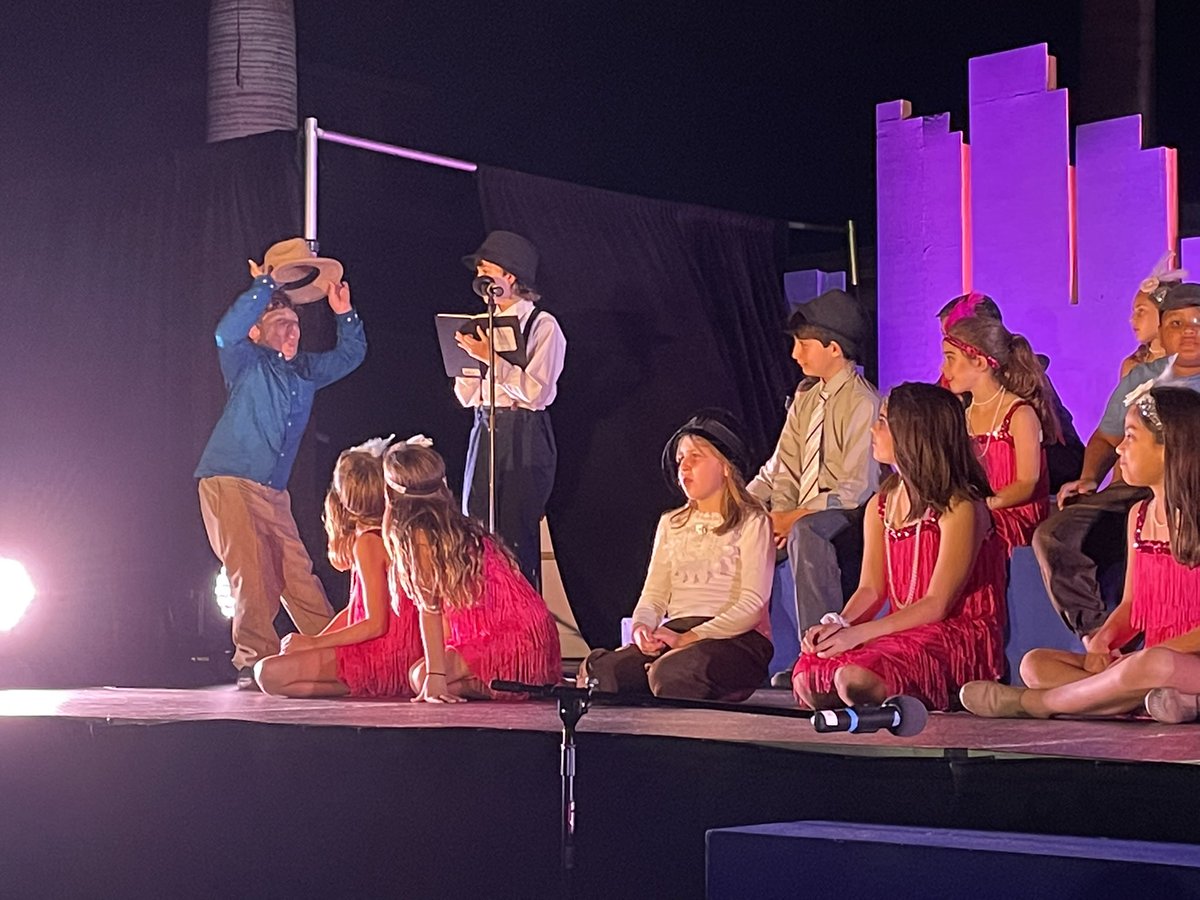 EatSleepMath's tweet photo. Bravo to @NBPSLower @NBFineArts on @teachmcgehee &amp; @Jon_Fishman8 &amp; @_AugustsRush production of #SinginInTheRainJr It was so fun to watch!! https://t.co/1jjVEePoU2