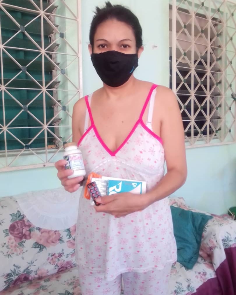 fundacelis's tweet photo. El día de hoy pudimos brindar una mano amiga a la señora Ana Lugo quien tiene 42 años y le fue realizada una cesárea segmentaria de emergencia por eclampsia grave
Se le entrego:
Centella Asiática 
Nifedipina
Folifer B12
Cefixima
Metronidazol
Vitamina C
#TodoSumaTodoValeTodoCuenta https://t.co/DzjeGzdyXA