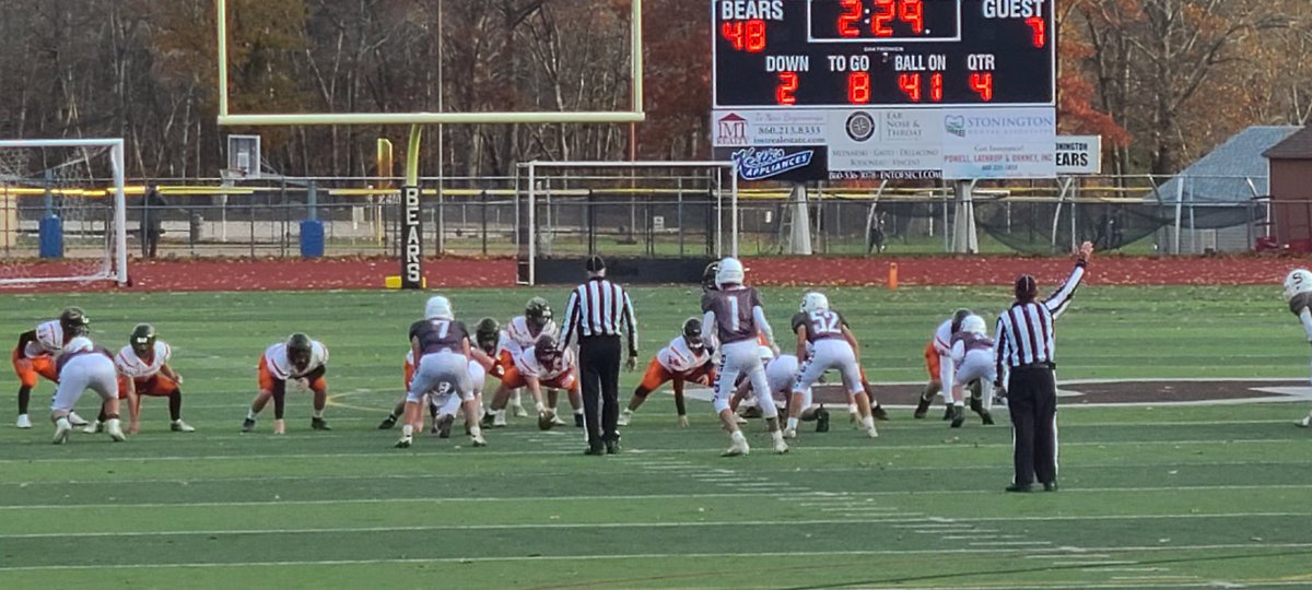 CoachRMcCormack's tweet photo. @CorsairFootball Recruiting is ALWAYS Working Even on a Sunday!!! Looking for Future @UMassD Corsairs in Stonington CT watching @StoningtonSport v. @jan_voland! #WinTheRep #CT2UMASSD #umassd #Tier1EVERYTHING #WErecruitCT https://t.co/sWkLhdOsuR