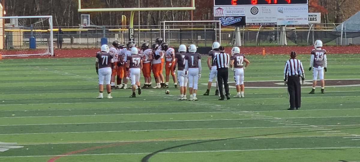 CoachRMcCormack's tweet photo. @CorsairFootball Recruiting is ALWAYS Working Even on a Sunday!!! Looking for Future @UMassD Corsairs in Stonington CT watching @StoningtonSport v. @jan_voland! #WinTheRep #CT2UMASSD #umassd #Tier1EVERYTHING #WErecruitCT https://t.co/sWkLhdOsuR