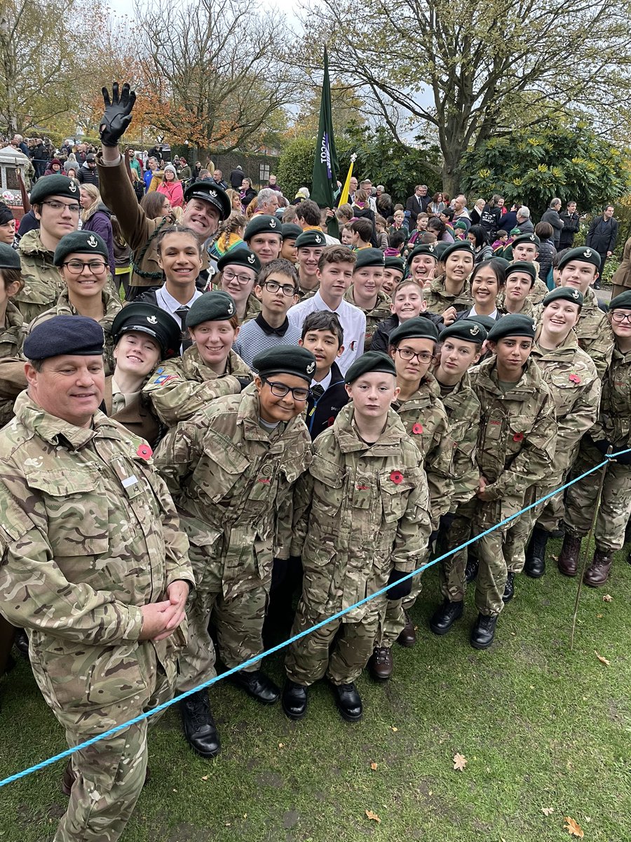 OXF_Nivelle's tweet photo. Well done to all the Cadets &amp; CFAV that paraded today &amp; thanks to all the parents and communities that came to support us. “We will remember them” @FaringdonTC @WantageCouncil @Wallingfordtc @HenleyTCM @DidcotTC @BerkshirePoppy #RemembranceDay #ArmisticeDay #poppy https://t.co/UbeuO0HfrL