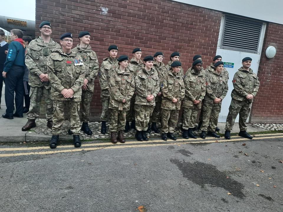 OXF_Nivelle's tweet photo. Well done to all the Cadets &amp; CFAV that paraded today &amp; thanks to all the parents and communities that came to support us. “We will remember them” @FaringdonTC @WantageCouncil @Wallingfordtc @HenleyTCM @DidcotTC @BerkshirePoppy #RemembranceDay #ArmisticeDay #poppy https://t.co/UbeuO0HfrL
