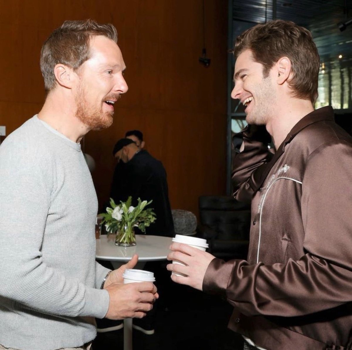 RevistaACINE's tweet photo. #Spiderverse Confirmado! #BenedictCumberbatch y #andrewgargield juntos en LA #SpiderManNoWayHome https://t.co/jywbGmNNF7