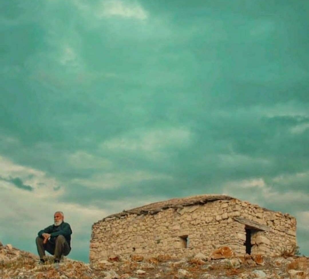 uğruna yandığın dünyâ, bir selâ, bir fâtiha.