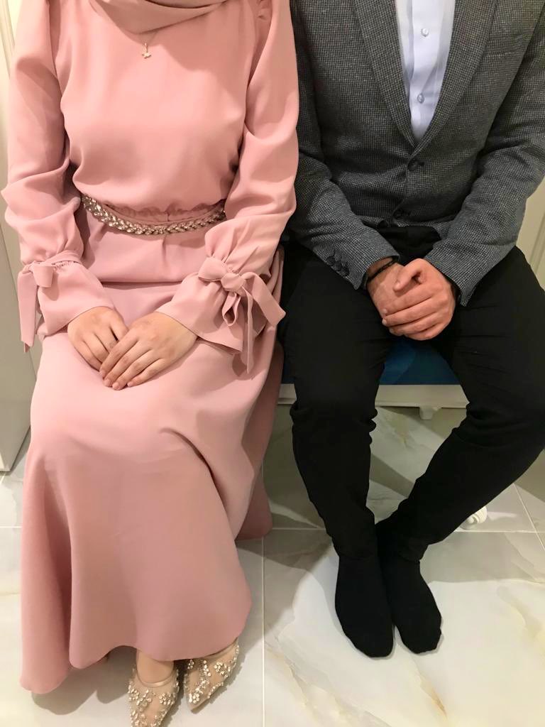 Kerim1cevik's tweet photo. Gülden ötem ☺️ Yandım demem 
Zehir getir baldan geçem  
Yeter ki gül 
Gülden ötem ☺️ https://t.co/8sjGdhKu5K