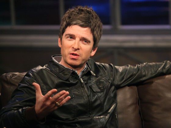 liam and noel every six hours (@gallaghershours) on Twitter photo 