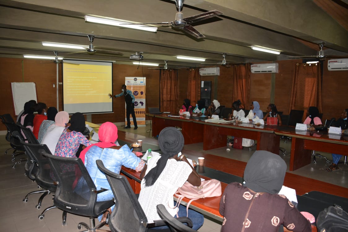 AradesSenegal's tweet photo. Et de dix pour la rentrée 2021 ! 
Et oui le lycée technique André Peytavin ferme la liste des 10 établissements bénéficiaires du Programme de Développement du Leadership Scolaire au Sénégal (SLDP).

#sldp #AradEs #USEmbassy #IFSL #IA #UGB #ASA #mjangale  #UVS #Ndar #kebetu https://t.co/XkgpHWTnhP