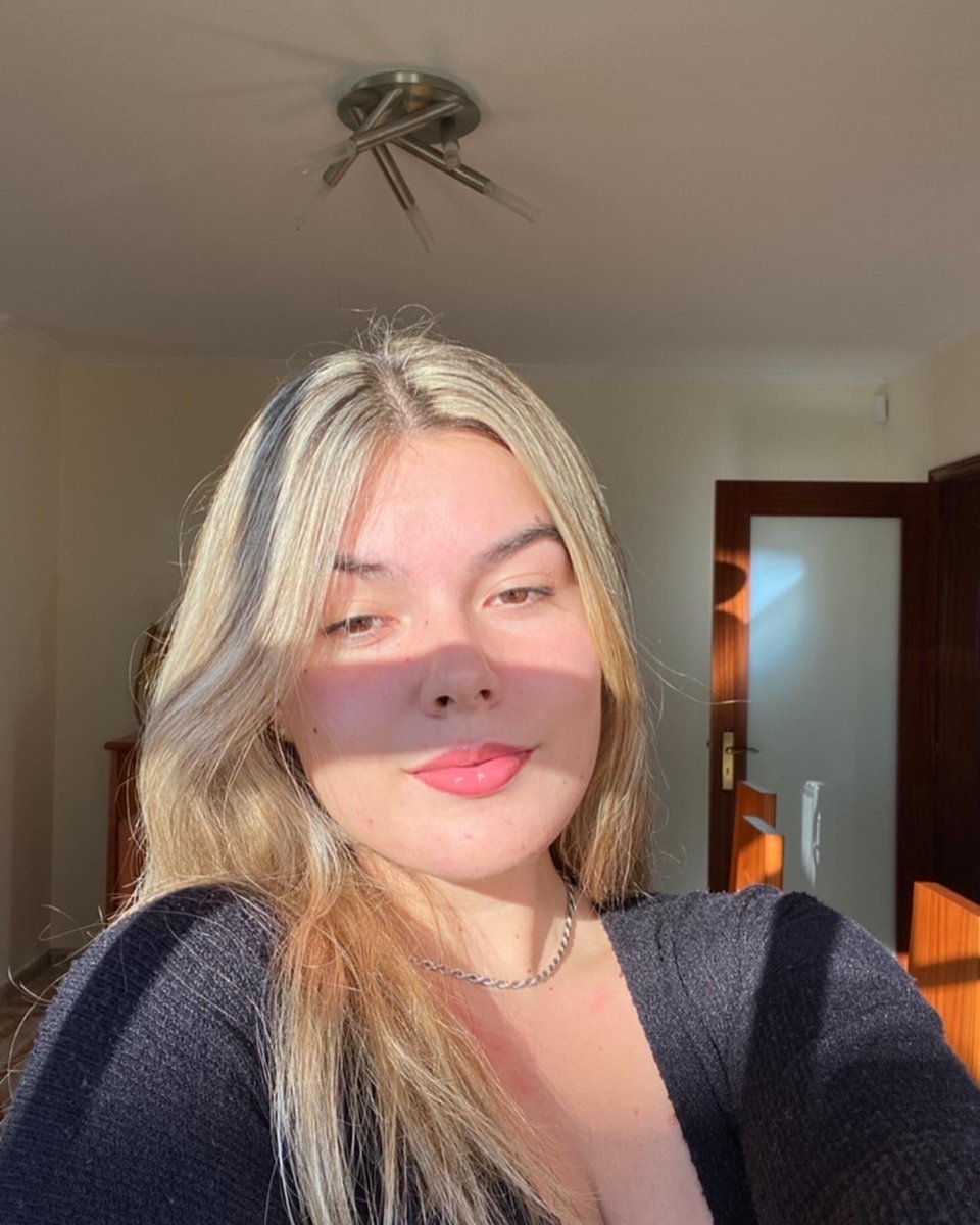04_larinha's tweet photo. I've got nothing to lose nothing to prove ✨ https://t.co/wr8wrxxHNr