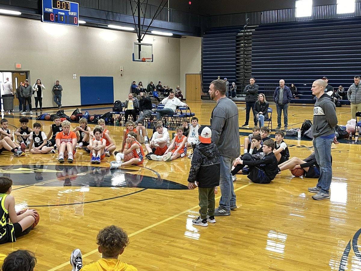 WMCamps's tweet photo. Awesome message from @dannyneville3 and @benwoodside to some of the teams at our #EASTvsWEST Showdown! Cool experience for the kids! https://t.co/VQfpaEsApn
