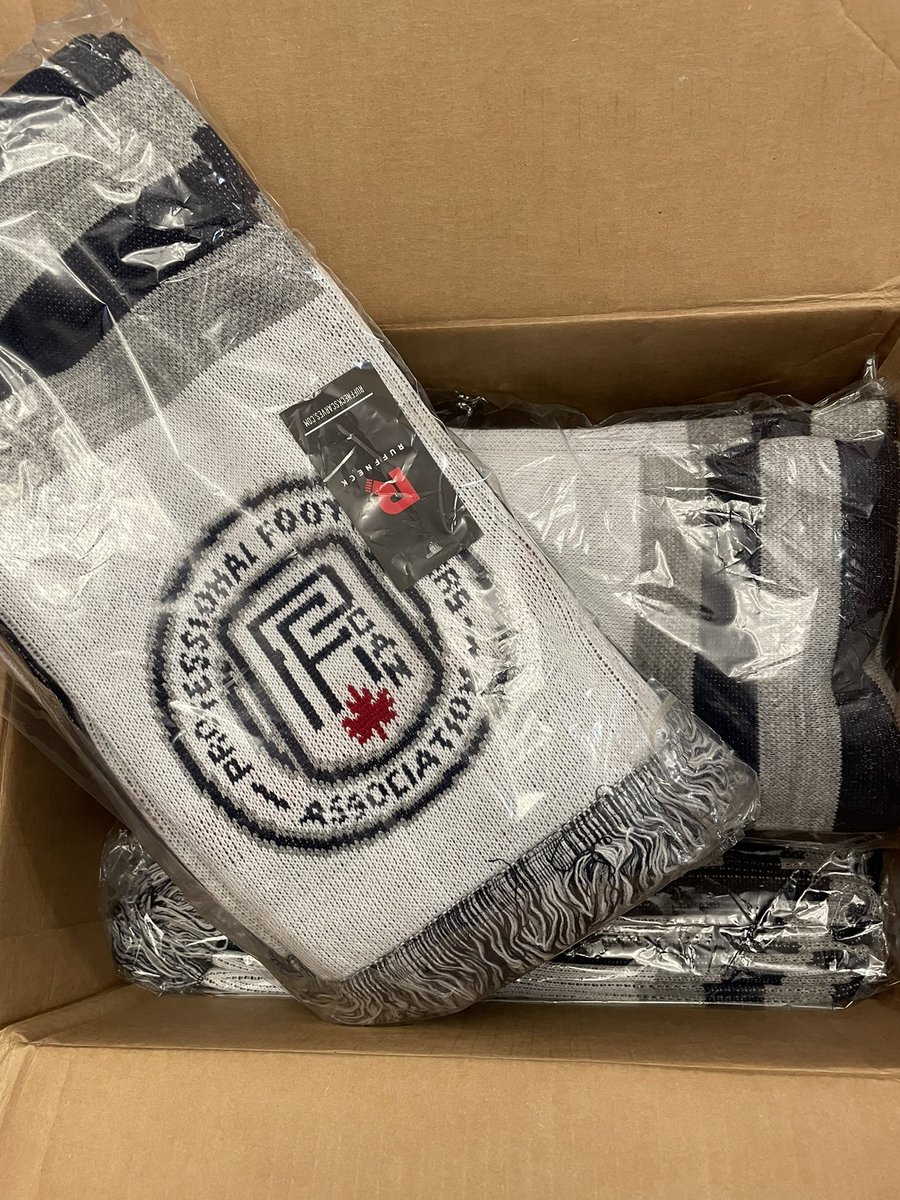 Canucks_Abroad's tweet image. 🧣📦

A different style of inbox from us today — thanks to everyone at the @canada_pfa who helped to make this possible.

Gratitude for the opportunity to support the important work that happens at the PFACan.

#RecognizePFACan #CanucksAbroad