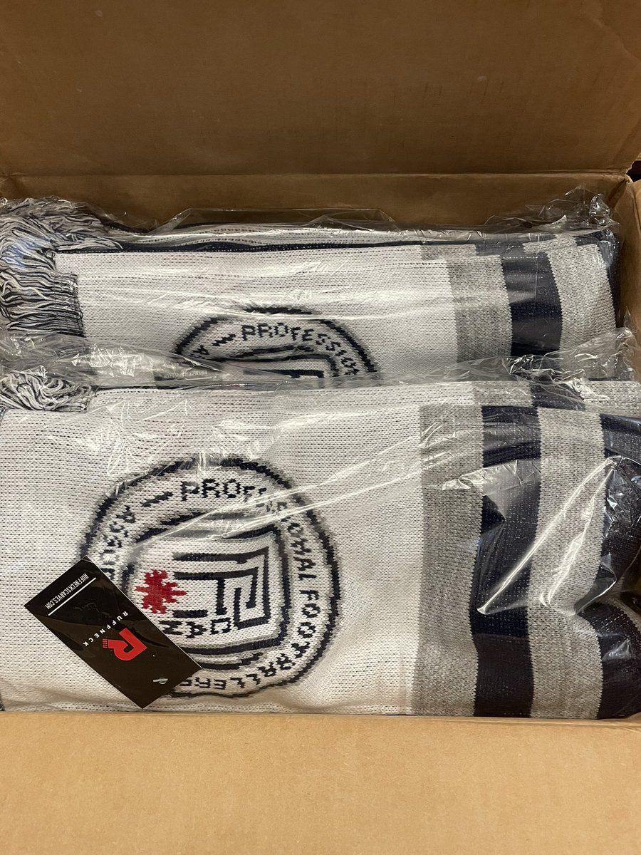 Canucks_Abroad's tweet image. 🧣📦

A different style of inbox from us today — thanks to everyone at the @canada_pfa who helped to make this possible.

Gratitude for the opportunity to support the important work that happens at the PFACan.

#RecognizePFACan #CanucksAbroad