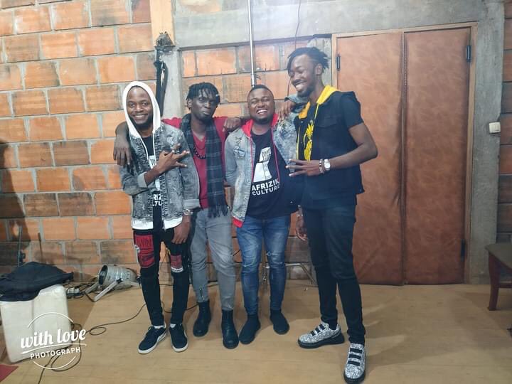 Ayem237's tweet photo. Hello la famille
C’était une journée inoubliable 
Ce moment de communion avec un public réceptif ...
Le chemin est encore long mais on y arrivera

Merci à tous 
Merci au @manaboca pour l'initiative 

https://t.co/X0MwN2xTgw

#je_te_yamo_challenge￼ 
#Ayem_in_love 
#SPM https://t.co/yxqyPxSaTL