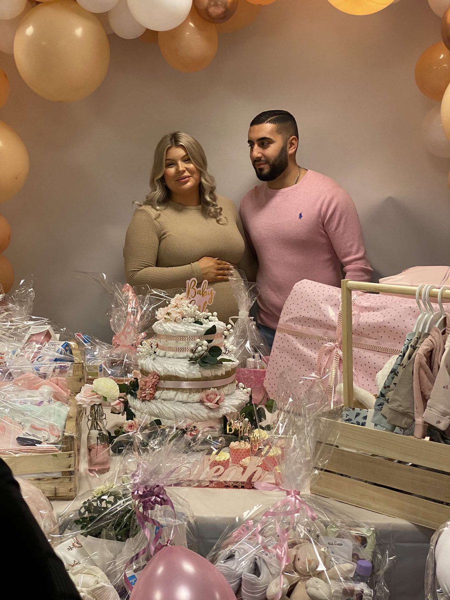 nejraatic's tweet photo. Get you a man that look at you like this https://t.co/AZUYnNndHV