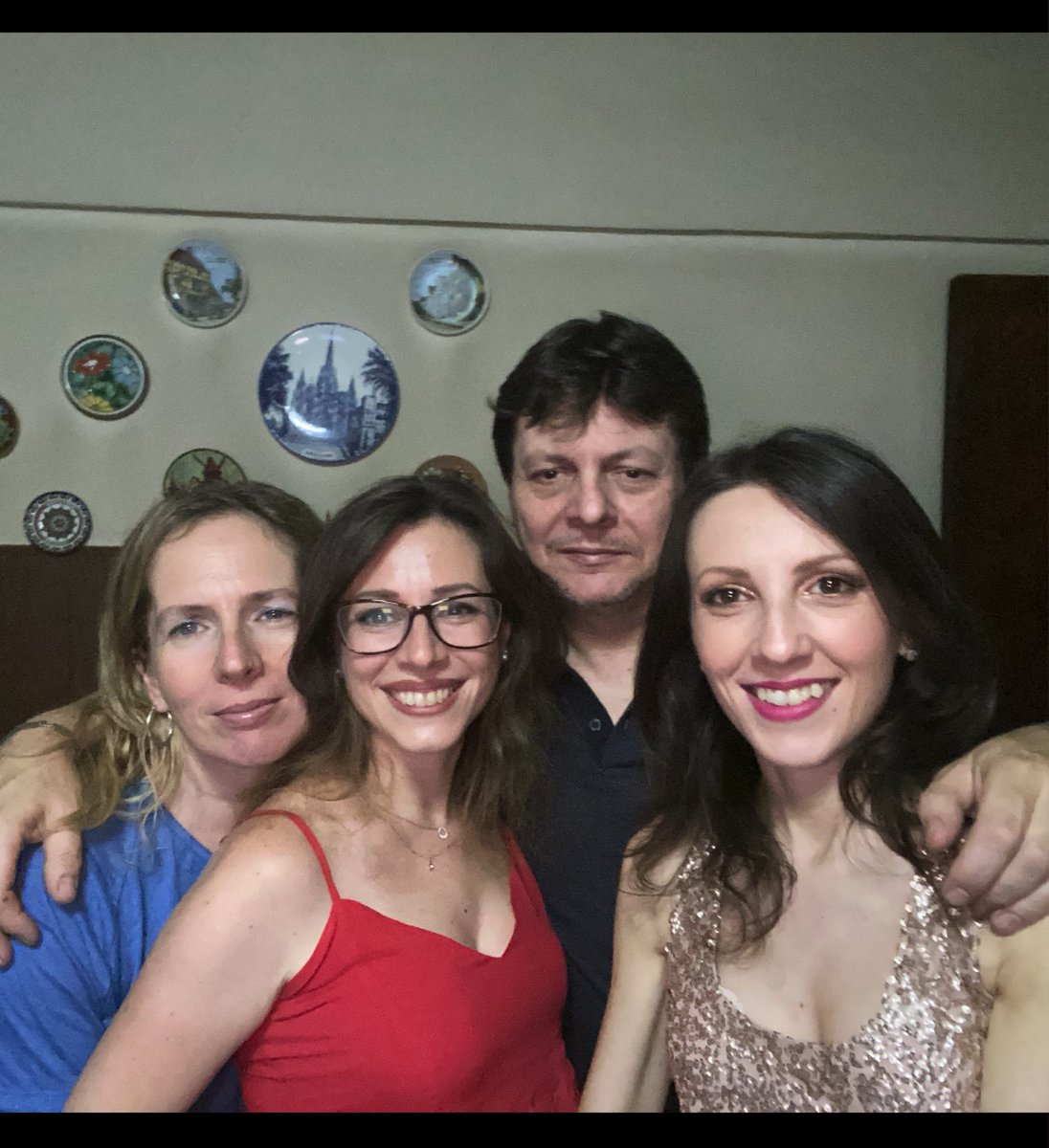 Soy_Sole_'s tweet photo. hoy nos quedamos solos los 4 💔🥺#primos #RipTio https://t.co/nlZ9MzZXfH