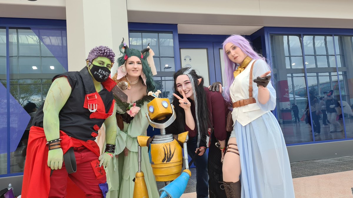 Smiley day to ya! 
Consider this a personal love letter to the cast over at <a href="/CriticalRole/">Critical Role</a> for starting a new beautiful story
#CriticalRoleCampaign3 #criticalrole #criticalrolecosplay #critters 
Characters by <a href="/samriegel/">Sam Riegel</a> <a href="/LauraBaileyVO/">Laura Bailey</a> @TheVulcanSalute <a href="/Marisha_Ray/">Marisha Ray</a> <a href="/executivegoth/">Taliesin Jaffe</a>