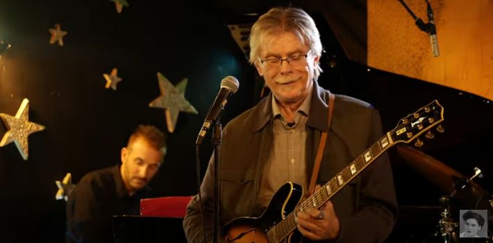 ChicagoBluesNet's tweet photo. We like the sound of that! Hear Billy Flynn at Rosa's Lounge in Chicago here: https://t.co/ShfKB3Vgg1

Sign up for lessons with Billy Flynn: https://t.co/xI5Rj7ELUb

#bluesguitar #learnblues #blueslessons #guitarlessons #blues https://t.co/pjhFUJMmUE