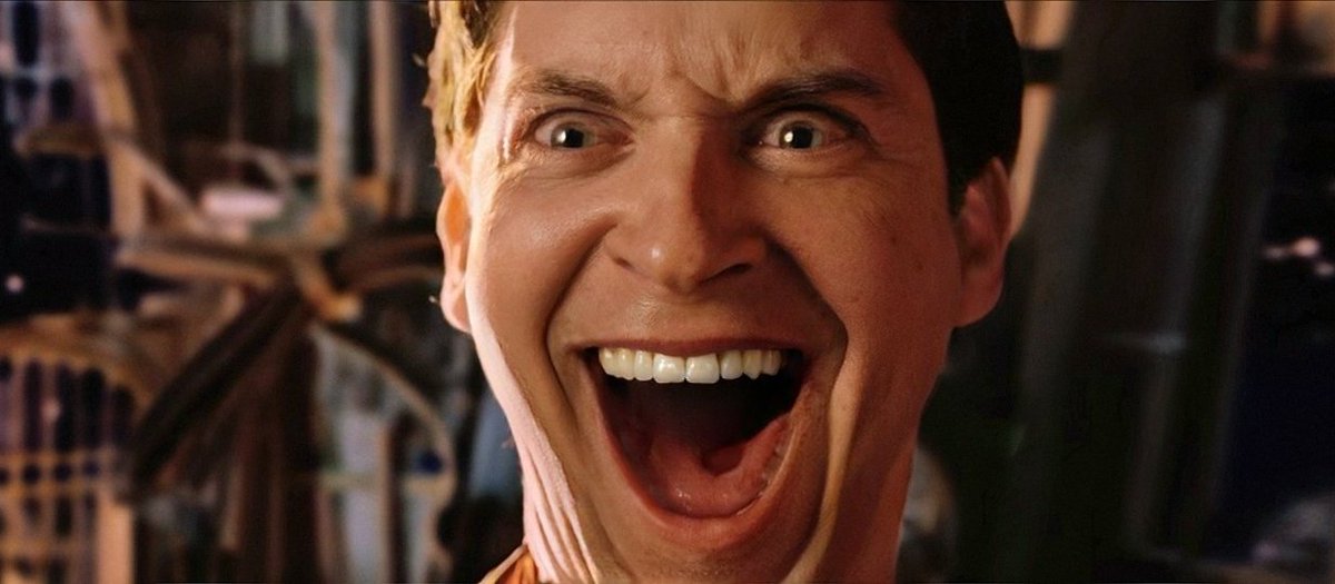 питер паркер тоби магуайр плачет. грустный питер паркер эндрю гарфилд. тоби магуайр человек паук улыбается. тоби магуайр плачет. тоби магуайр эмоции.