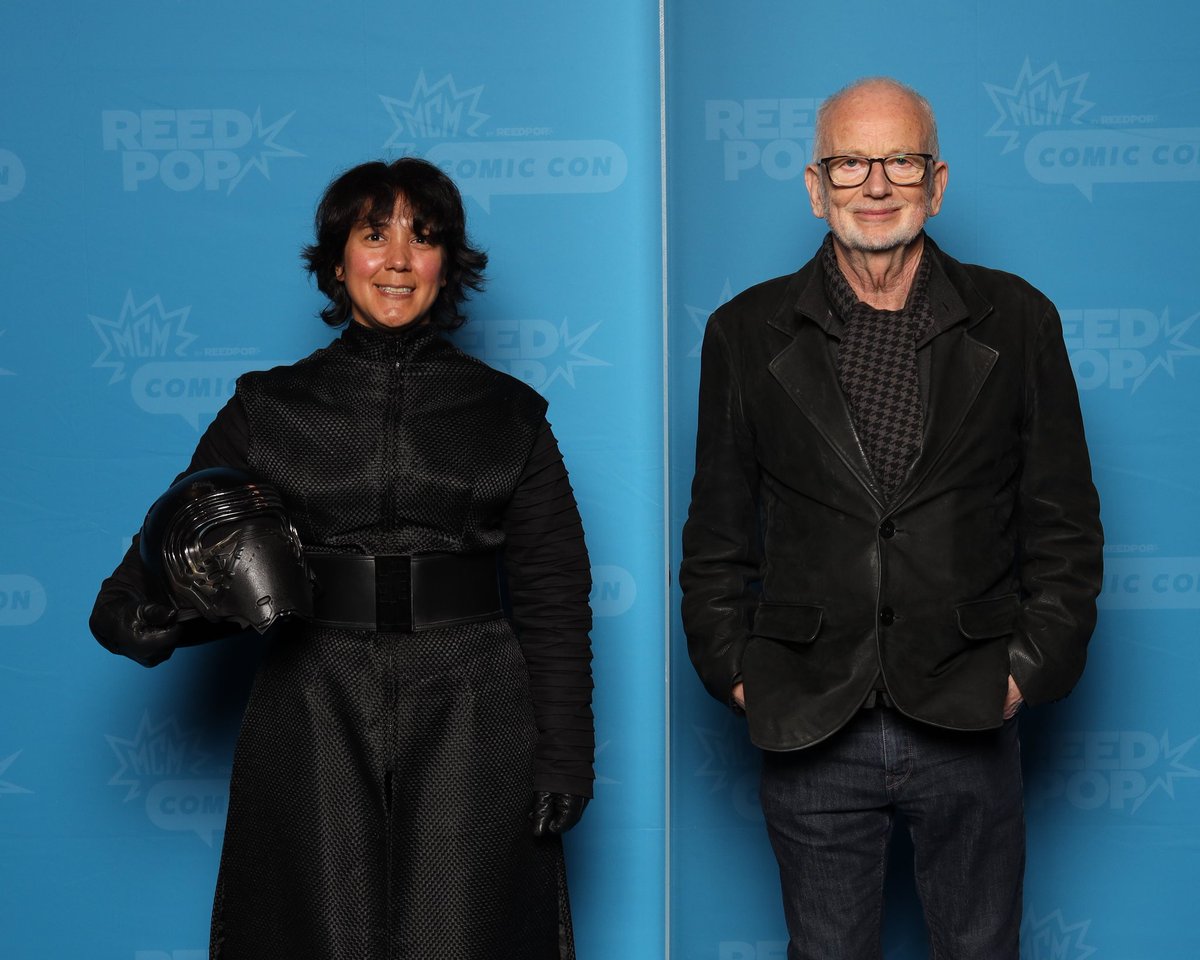 Join The Dark Side, we have cookies!🤣
#HaydenChristensen 
#IanMcDiarmid 
#MCMComicCon 
#anakinskywalker 
#Palpatine