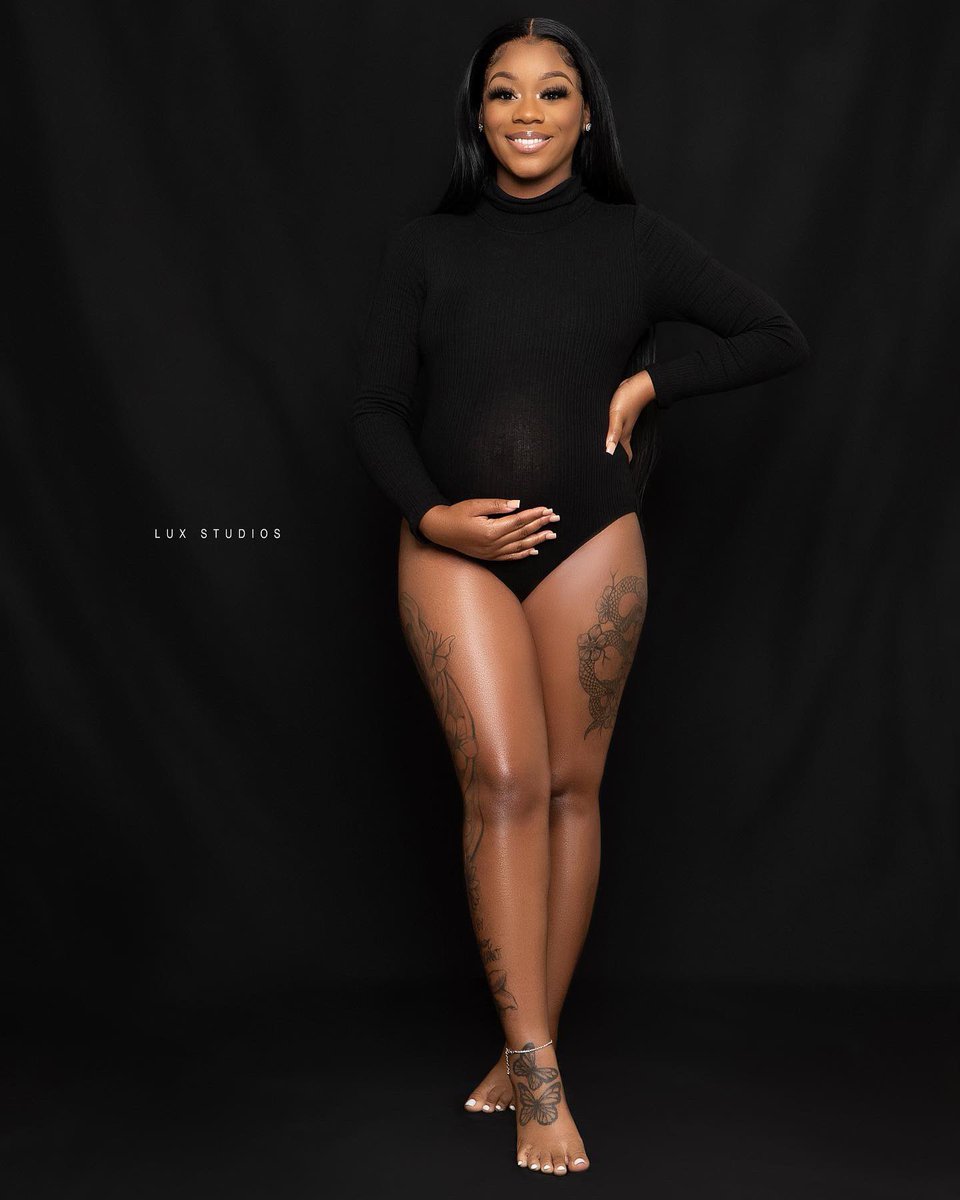 _ISlapNiggasToo's tweet photo. Within her is the power to create, nurture, and transform 🌸 https://t.co/Qx8cm3EBOO