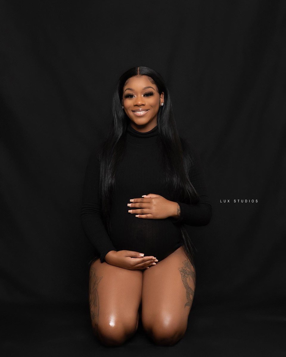 _ISlapNiggasToo's tweet photo. Within her is the power to create, nurture, and transform 🌸 https://t.co/Qx8cm3EBOO