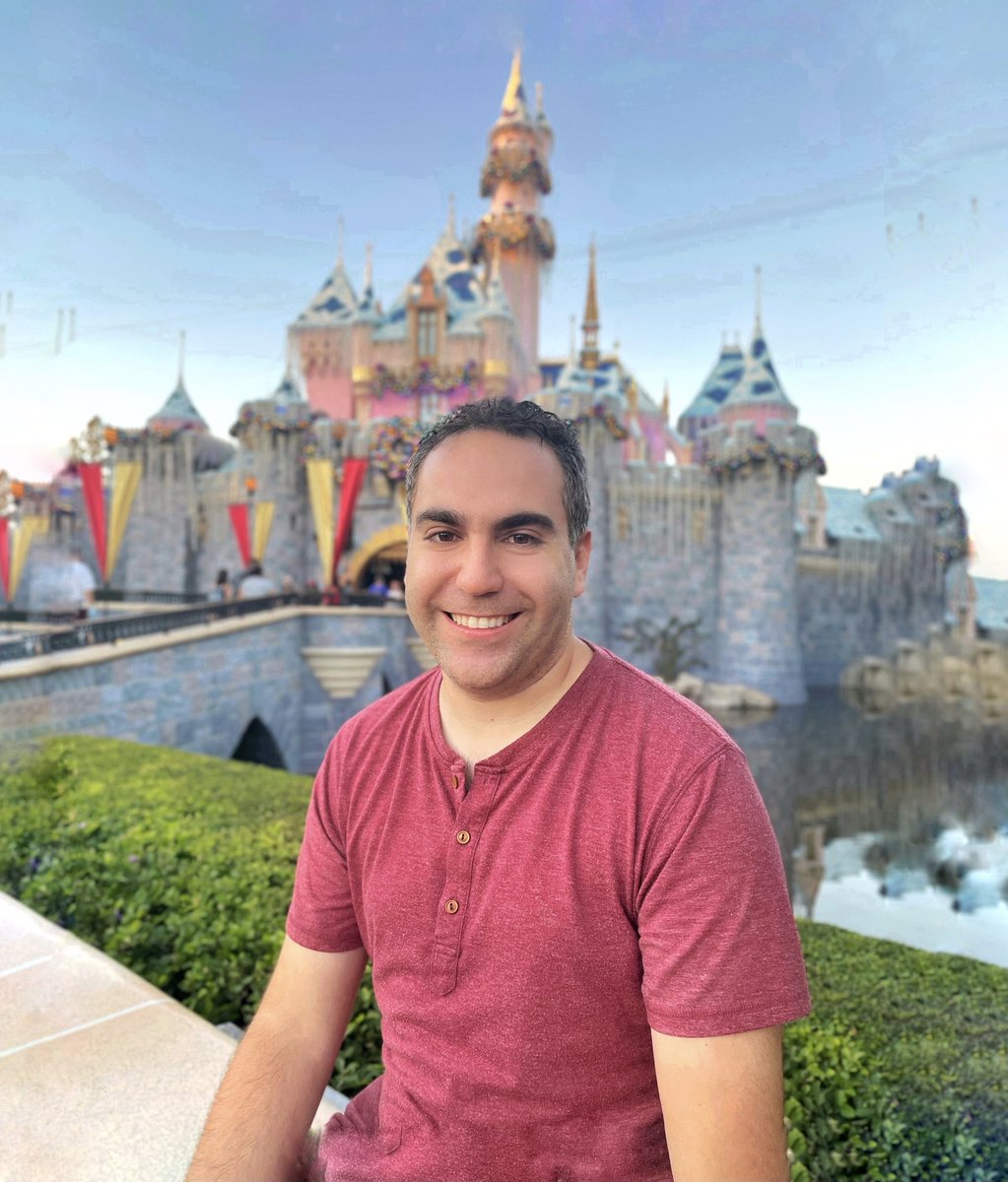 JScapaPathMD's tweet photo. Perks of being a pathologist in Anaheim, California: Days off at Disneyland. #houseofmouse #pathlife https://t.co/jBray5YPCj