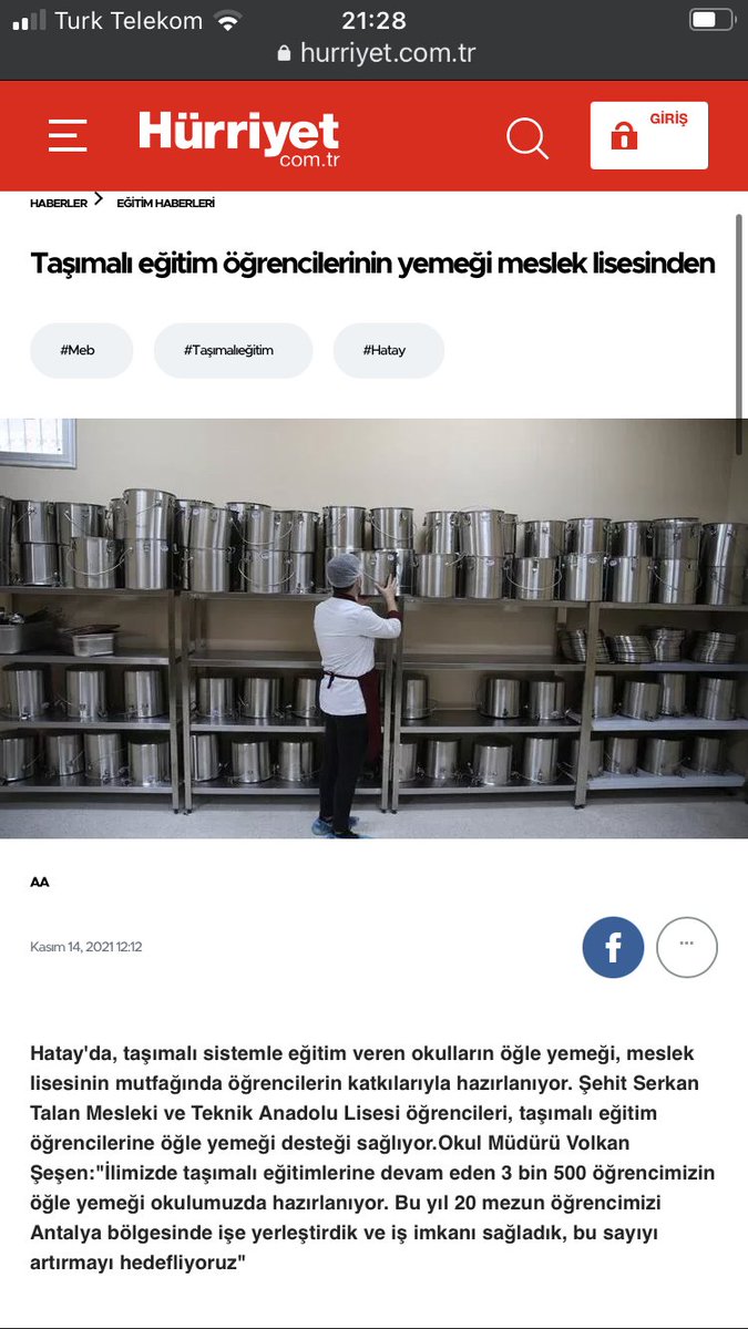 Şehit Serkan Talan Mesleki ve Teknik Anadolu Lisesi olarak Hatay'ın merkez ilçelerinde taşımalı sistemle eğitim veren okulların öğle yemeğini Yiyecek İçecek Hizmetleri Alanı öğrencilerinin katkılarıyla mutfağımızda hazırlıyoruz ve okullara ulaştırıyoruz..
#MesleğimHayatım