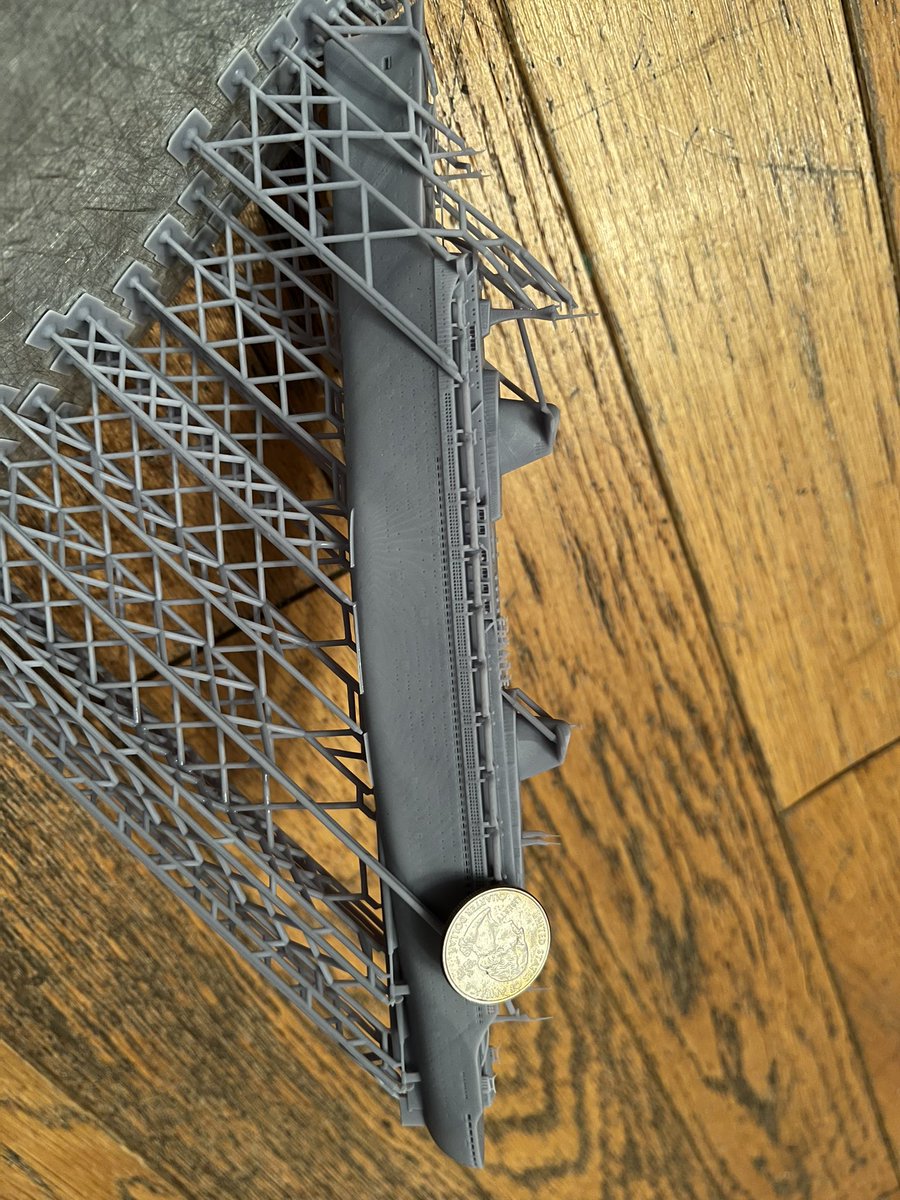 SS France, 1/1000 version is now available!
As usual, easily printable at larger or smaller scales: here’s a 1/1250 print straight out of the printer with a quarter for size comparison 

👉 cults3d.com/en/users/Liner…

#3dprinting #oceanliners #stl #france