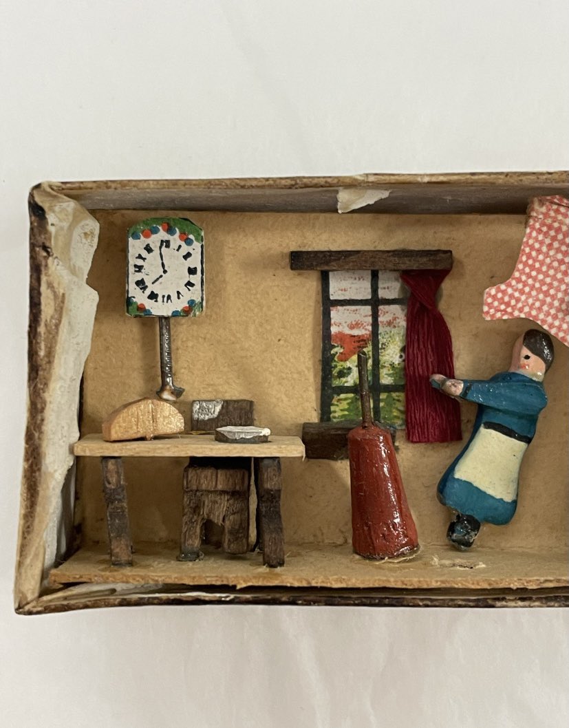 ScarbsMuseums's tweet photo. We missed yesterday’s #Museum30 theme of #SomethingTiny, so we’re taping it (thats today’s theme, note how we neatly sidestepped it) onto your timeline this evening instead.
Everyone; meet The Smallest Kitchen In The World 🌎 https://t.co/kAlURMZZLC