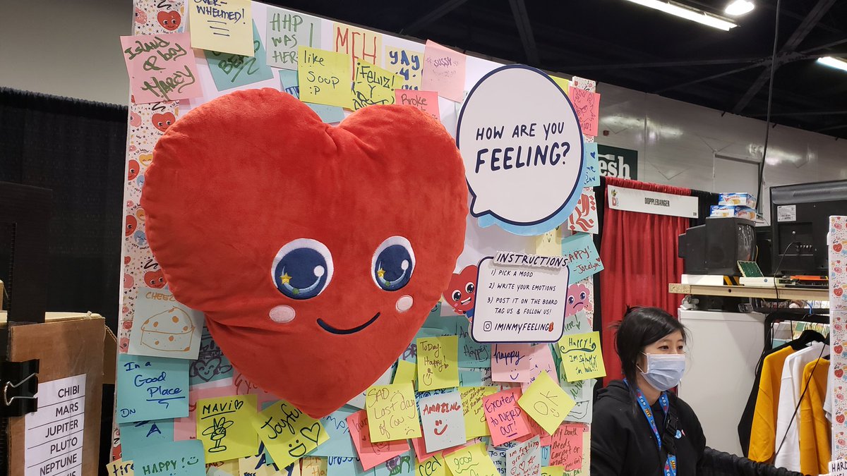 AaronNabus's tweet photo. One thing I love doing at @designercon every year is visiting the talented Tony Tran (Tranimated). This year he felt compelled to create art centered around mental health.
#Tranimated #DesignerCon #Dcon #DesignerCon2021 #Dcon2021 #MentalHealth https://t.co/00HwE5q7RU