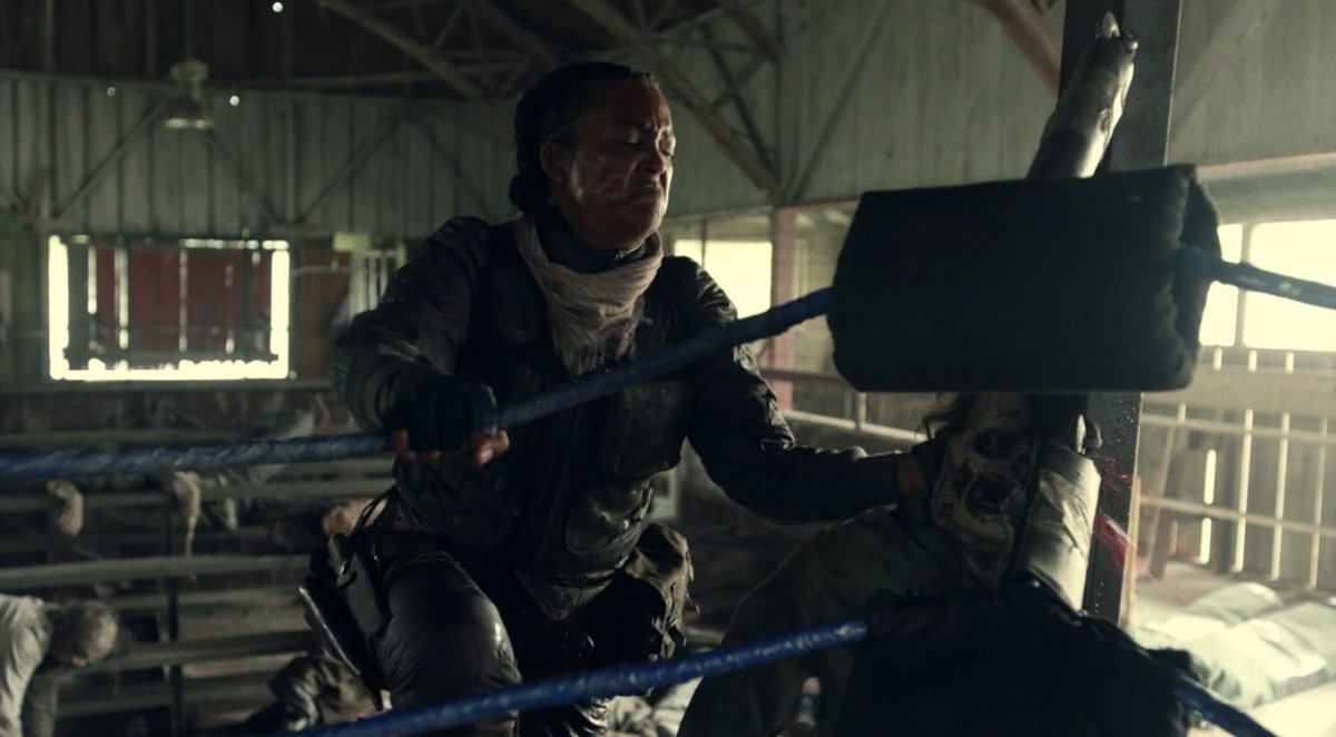 TWalkingDWorld's tweet photo. Dwight, Sherry, and Mickey slaying walkers in the gym! 

This has to be the most ridiculous but also one of the most insanely fun walker killing sequence we’ve ever had in #FearTWD! https://t.co/jbwCcm8AHx