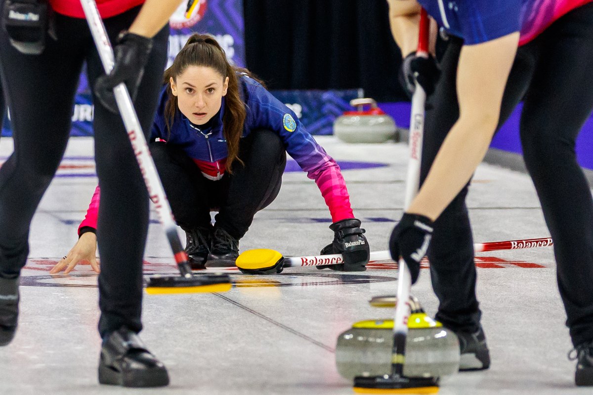 Team Sinclair found a win in session 3️⃣ of #curlingtrials22 'When your first day is two losses, you definitely want to come out the next day and get a win,” said Monica Walker. “That's what we wanted to do and we did, so we're really excited.' READ: usacurling.org/press-releases…