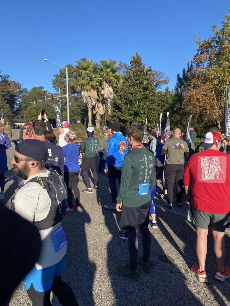 Running2Be's tweet photo. #ad I laced up again today for #TeamAltra @AltraRunning to run the @BATTLESHIP12K with almost 2700 running friends. This race is a run to honor those brave men and women who serve in our Armed Forces. This year’s medal was Army. 1/2 https://t.co/62hPjtGwG4