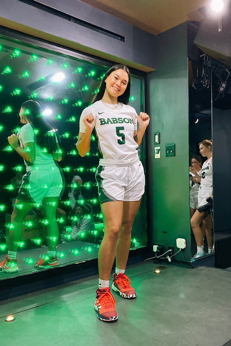 LadyRivals's tweet photo. Alum @carolinepking  8pts 1stl 1rb today in a win for @babsonwhoops over Clarkson 🔥#RivalsWay https://t.co/PcCpOABxhJ