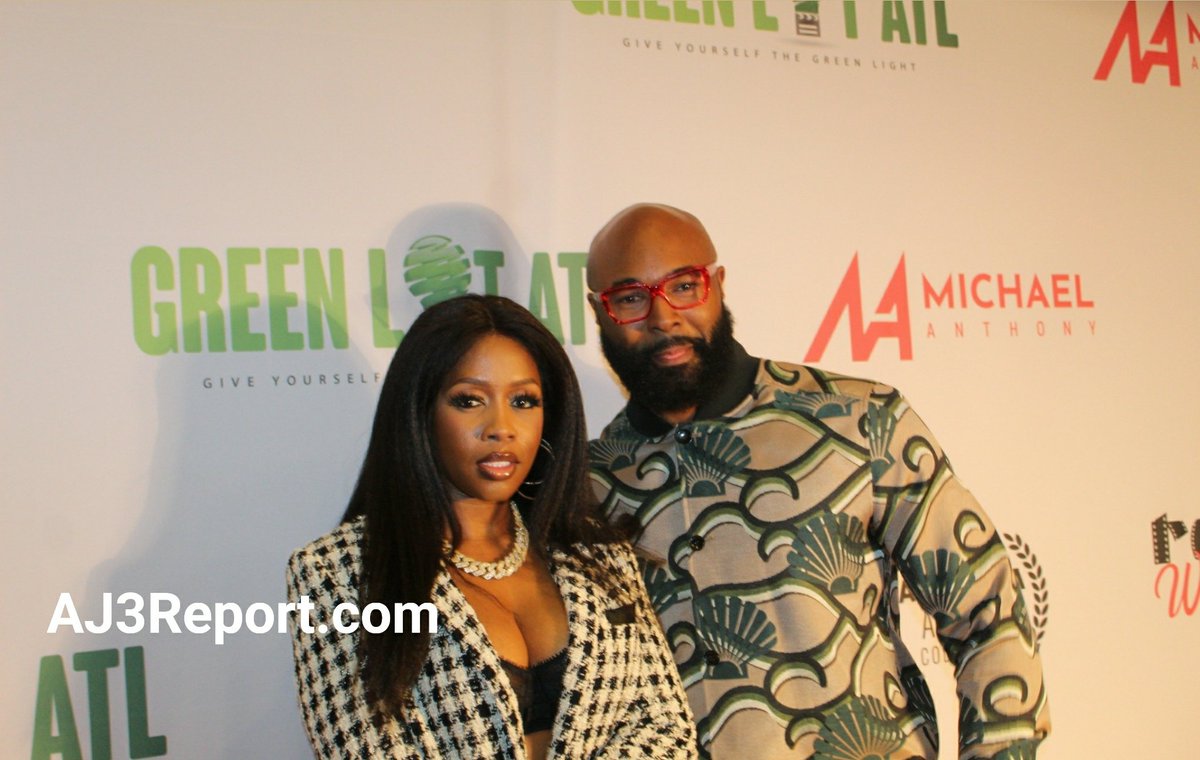 Aj3Report's tweet photo. @remyma @mikebless at his Cover Reveal Party. #remyma #remymartin #michaelanthony #mikebless #readytolove #raisingdion #chicagomed #thegame #dynasty #terrorsquad
https://t.co/TbKlyFCA1M https://t.co/rh9pWl2YLt