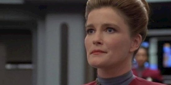 ShelfNerds's tweet photo. #MicroTreks
“How are you, Commander?” Janeway asks as she exits her quarters and joins Chakotay in a brisk walk to the turbolift.

“Rested,” he replies. “You?”

She grins. “It was good to be home.”

“I’m sure your bathtub missed you too,” he teases.
1/4 https://t.co/k9JZb8h7Vx