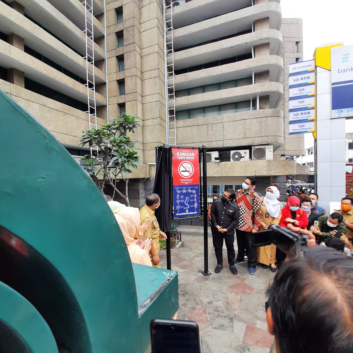 BEBAS ROKOK BANDUNG tweet media