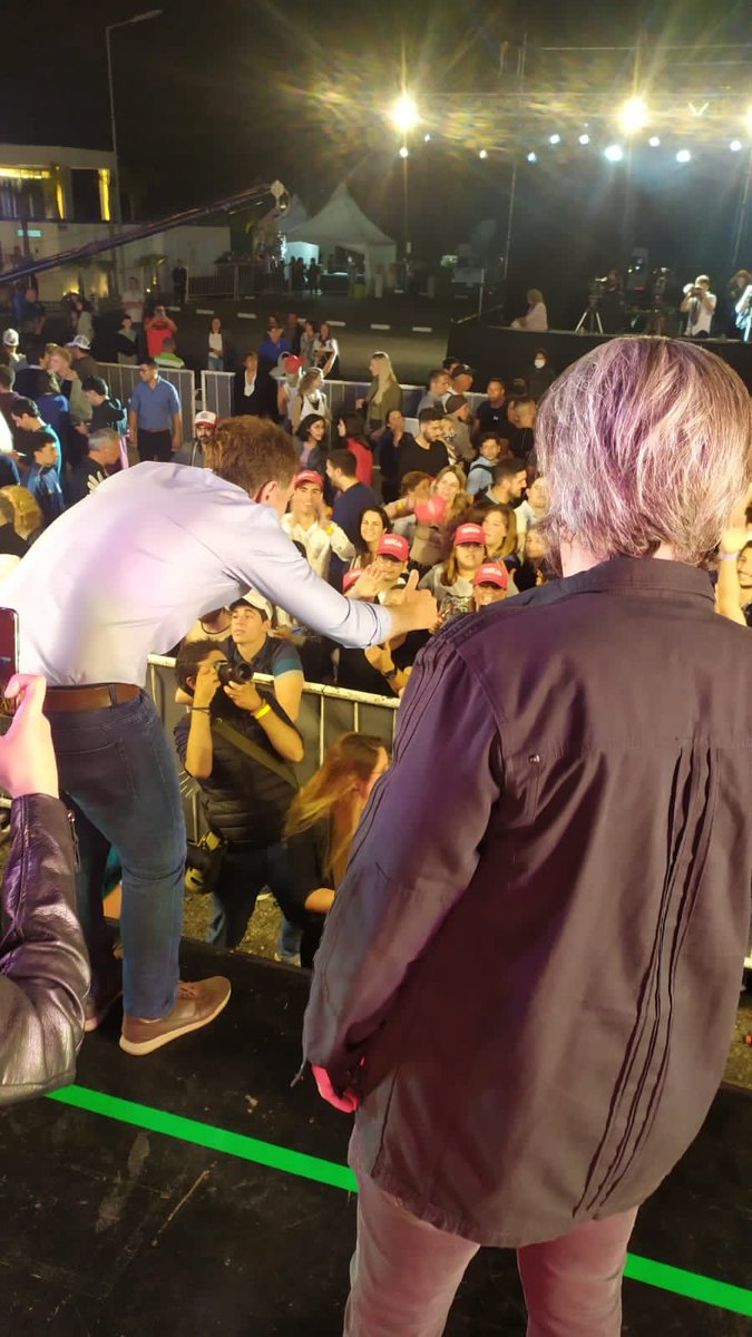 DiGiuseppeWal's tweet photo. Maravillosa noche! Ganar es solo parte de la historia. Lo importante es seguir, y lo #Hacemos #JUNTOS 👍🏻🇦🇷 https://t.co/DgFWZbJxDX