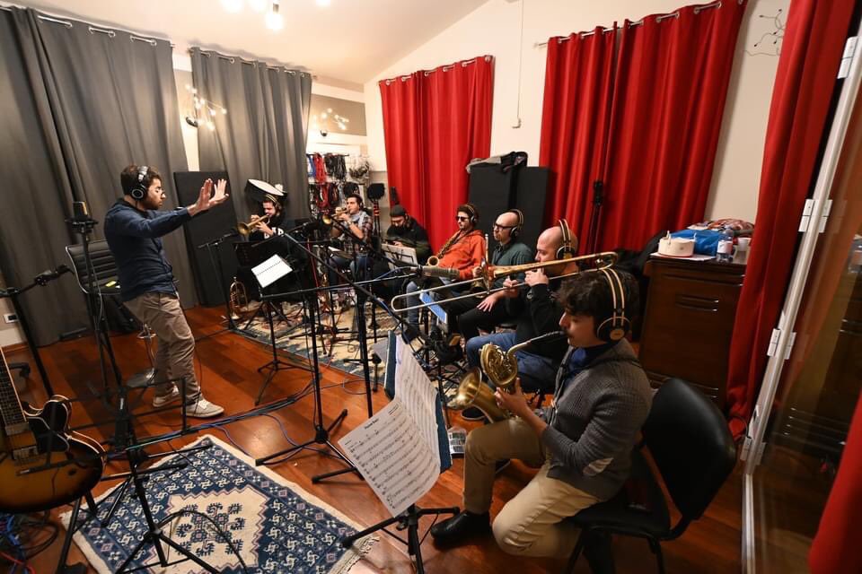 OVERSTUDIOREC's tweet photo. in studio Gerardo Pepe dirige la sezione fiati per le registrazioni del suo nuovo album , sound engineer Angelo Paracchini https://t.co/54FRsIBWBq