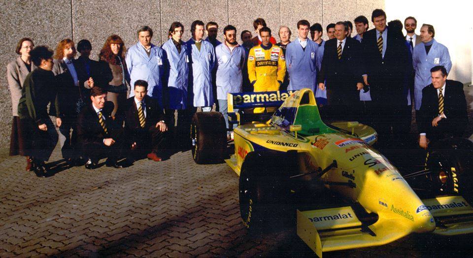This was only 26 years ago. The smaller F1 teams only existed out of 30 people. Can you imagine that today? #F1 #RetroF1 #Forti