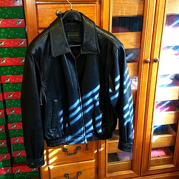 20b_low's tweet photo. So good I had to share! Check out all the items I'm loving on @Poshmarkapp #poshmark #fashion #style #shopmycloset #duapaneeze #baracuta #titleist: https://t.co/SapAerbcKW https://t.co/dlXzcJlQVy