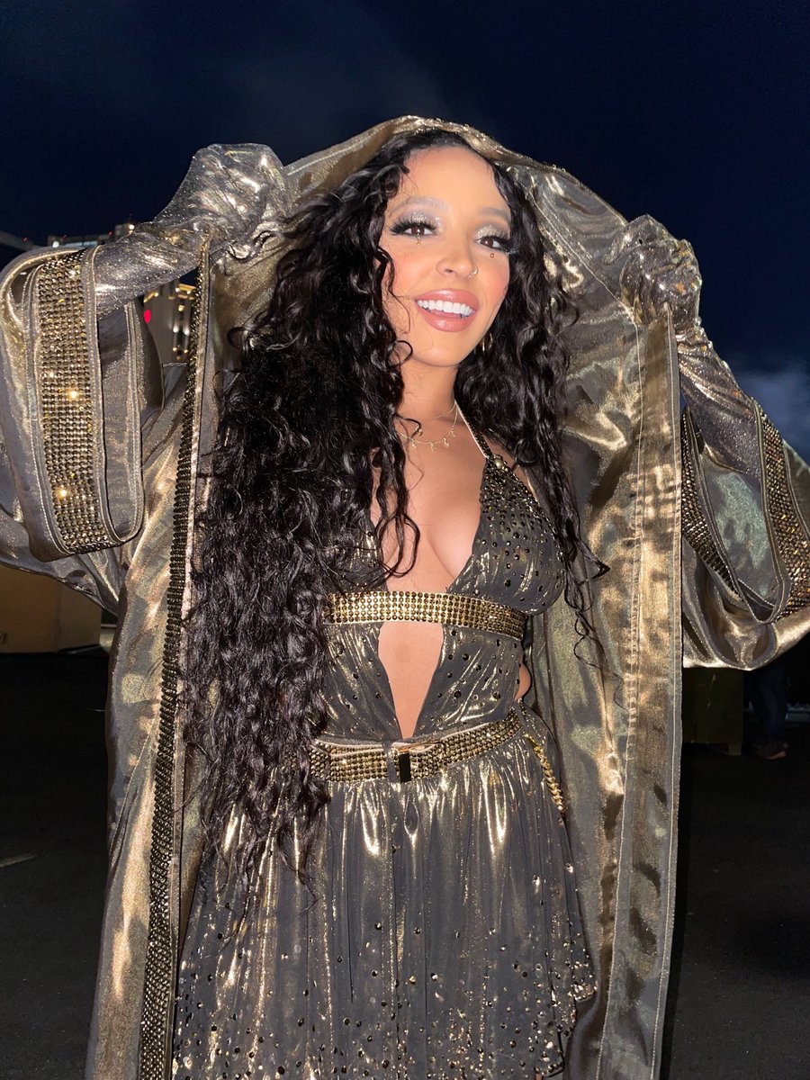 Tinashe's tweet image. like money