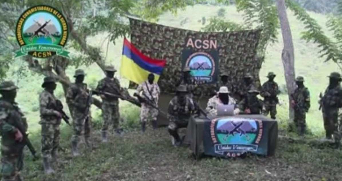 alextinta's tweet photo. El viernes, hombres de las Autodefensas Conquistadoras de Sierra Nevada (ACSN), no permitieron a una comisión de @AgenciaTierras hacer su labor. Me siento como hace algunos años cuando los 'paras' no permitían la restitución. Hemos retrocedido, y hay silencio total de autoridades https://t.co/ry2jr0ohAg