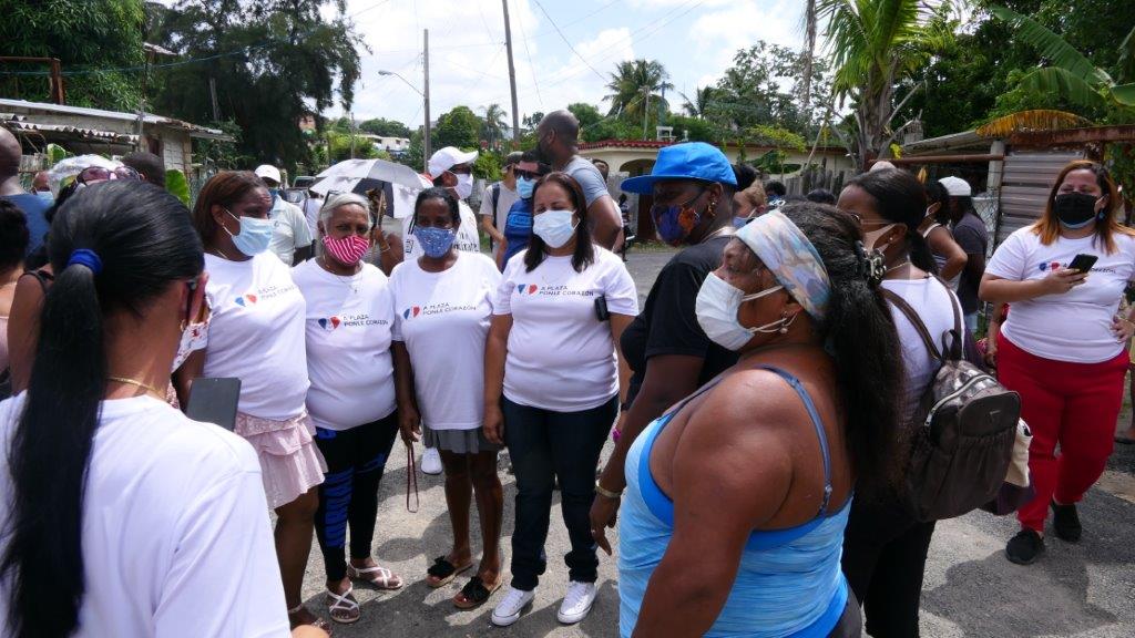 viago62's tweet photo. Nuestra Ministra @MayraArevich junto al pueblo en los recorridos x los barrios habaneros El Fanguito y La Timba, apadrinados x los comunicadores. #CubaVive @ETECSA_Cuba @taniavel76 @CEtecsa https://t.co/haFXfgAtgW