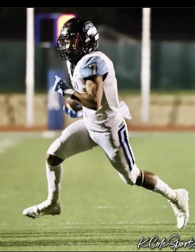 ✅JUNIOR SZN✅(Highlights)
199 Carries, 1300+ Yards (6.7 YPC)
31 Receptions, 380 Yards
2,100+, All Purpose Yards
24 Total TDs
hudl.com/v/2GG8na