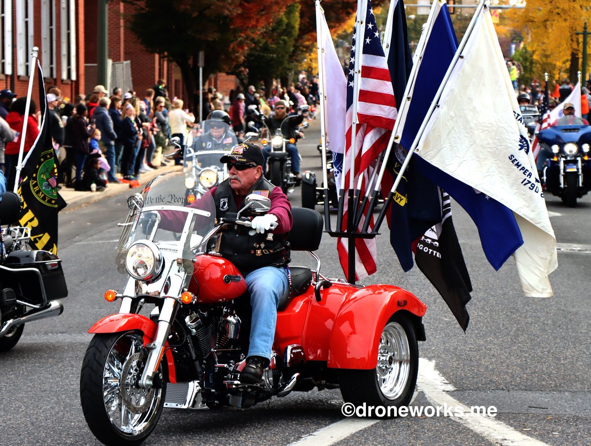 Droneworksme's tweet photo. Veterans Day Parade! https://t.co/1GhbATOL18