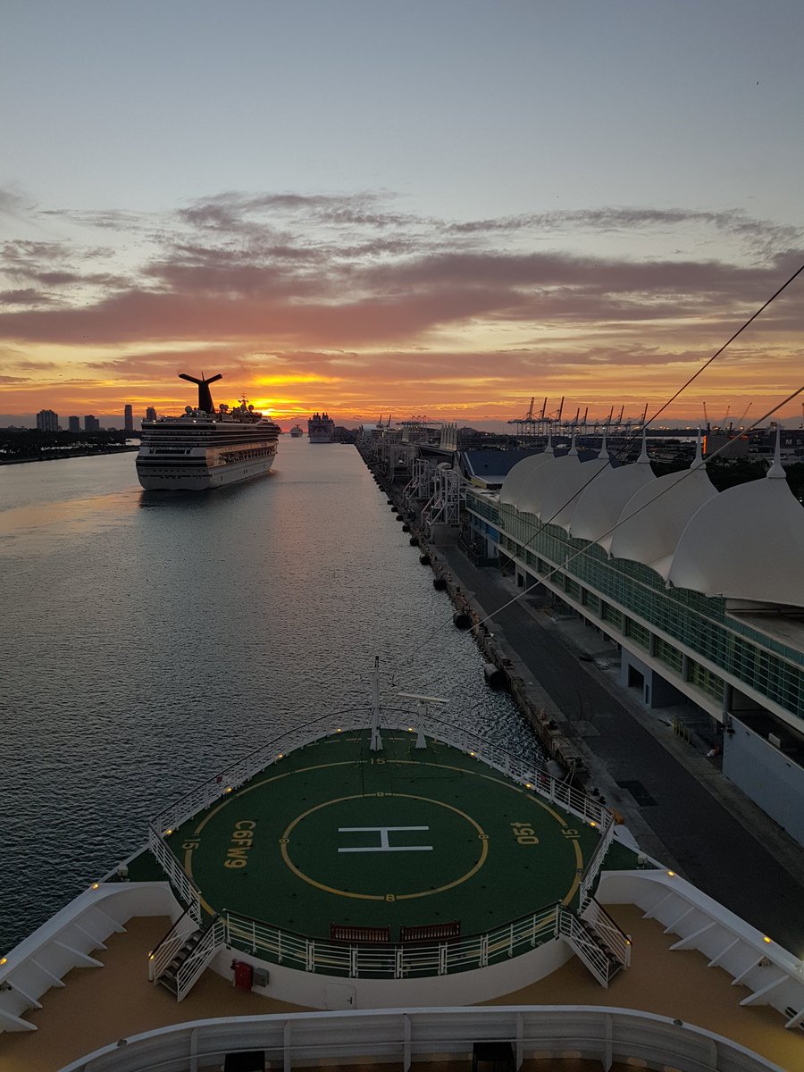 ceb255's tweet photo. Jewel of the Seas is in Miami 🇺🇸
After 15 days of crossing. We made it. Thanks @RoyalCaribbean for everything. #ImRoyal #LoyalToRoyal #RoyalCaribbean #JewelOfTheSeas #Miami #USA https://t.co/QvMrHPzWrW