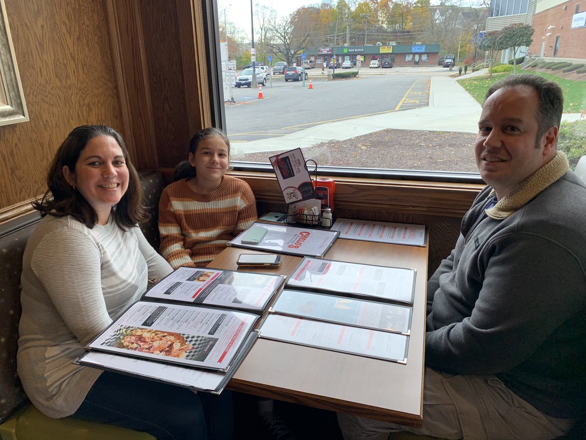 GWCRS's tweet photo. Good Shepherd Day at Chelo’s in Woonsocket . Thank you to all who participated and to Chelos for sponsoring this fundraiser❤️#chelos #familiesandfriends https://t.co/zI4HfouaTh
