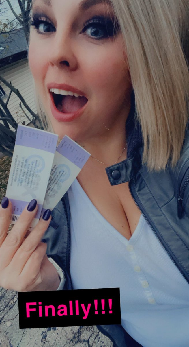 amberrocks_'s tweet photo. @bertkreischer I have been holding these tickets for TWO YEARS. I bought them for my now ex-husband and I got them in the divorce. So essentially, I paid over $10k to get custody of you. https://t.co/unkix7DKId