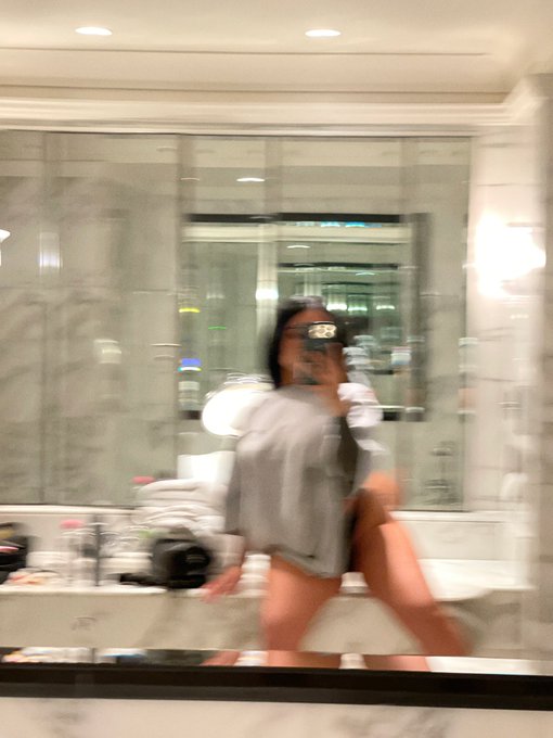 Watch Gina Savage's leaked NSFW photo on TwXstars