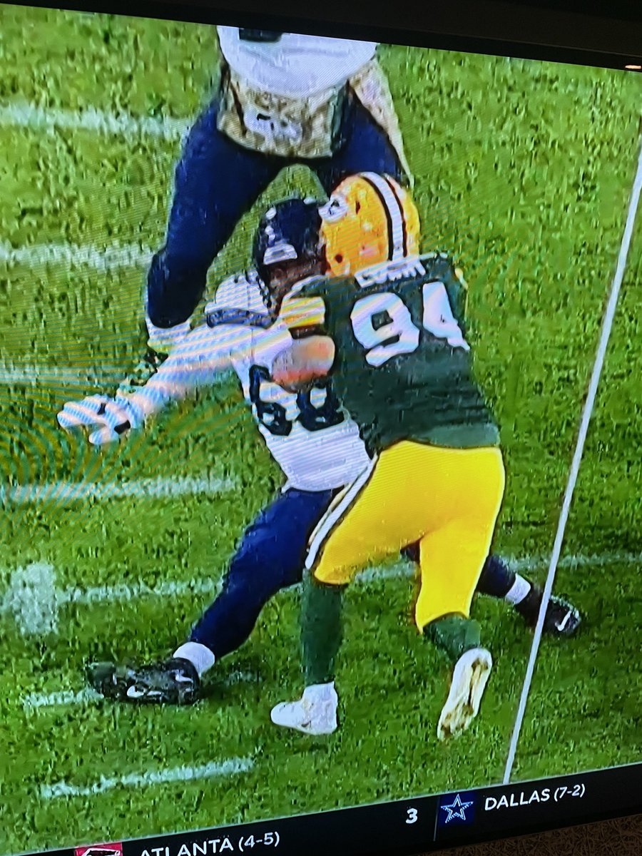 AtchesonJerry's tweet photo. This was holding on Seattle. Refs are a joke! https://t.co/u0vj8tkbFT